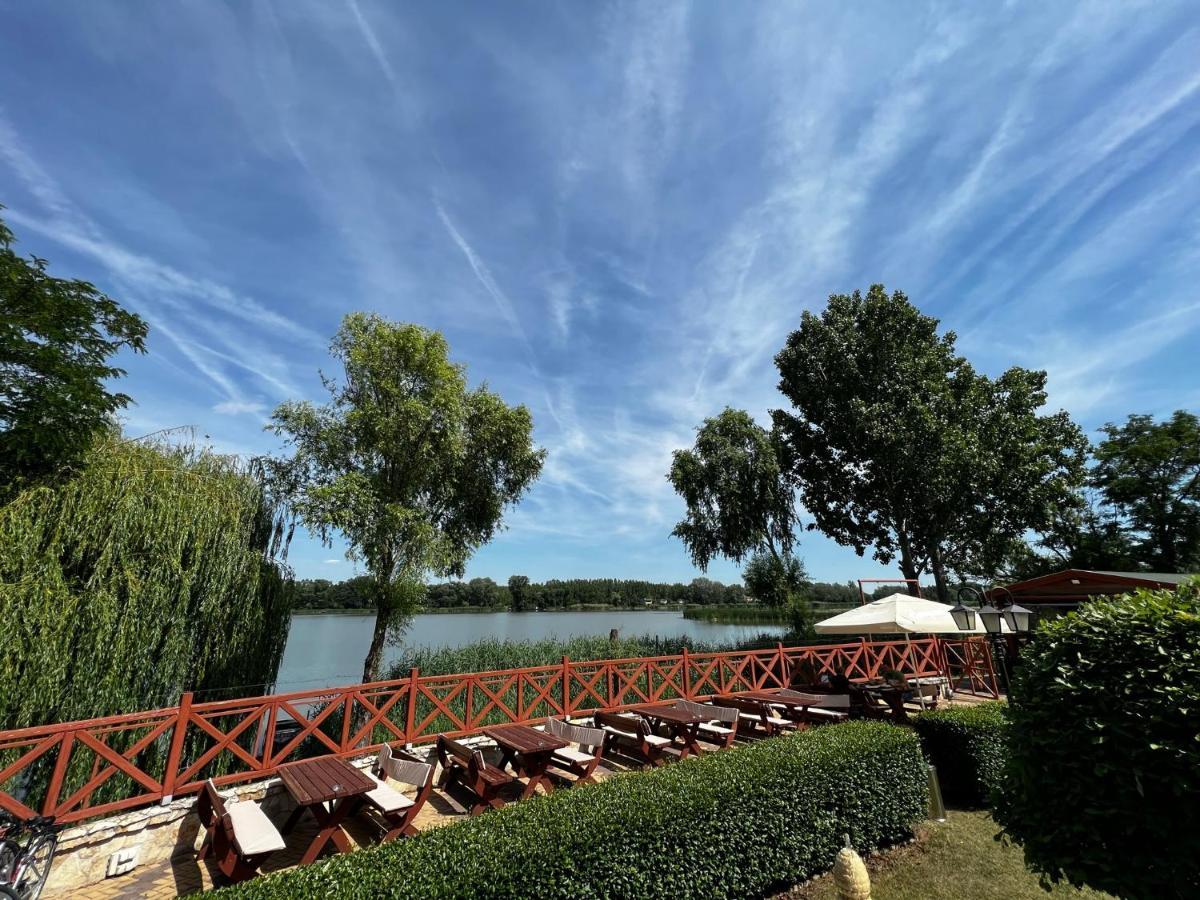 Martoni Resort & Restaurant Szigetszentmárton Exterior photo