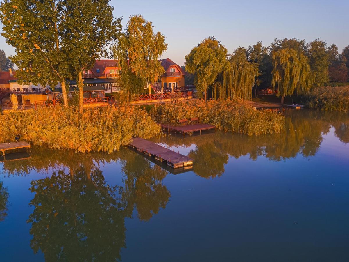 Martoni Resort & Restaurant Szigetszentmárton Exterior photo