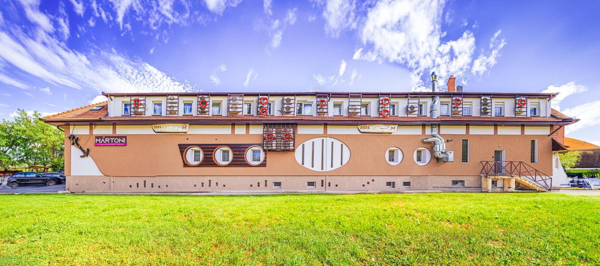 Martoni Resort & Restaurant Szigetszentmárton Exterior photo